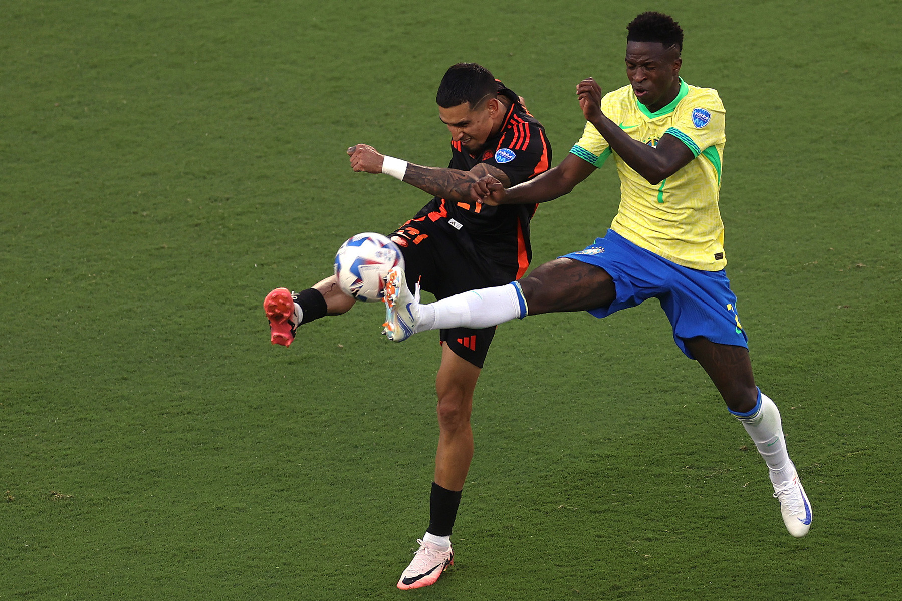 Vinicius Brazil Colombia.jpg