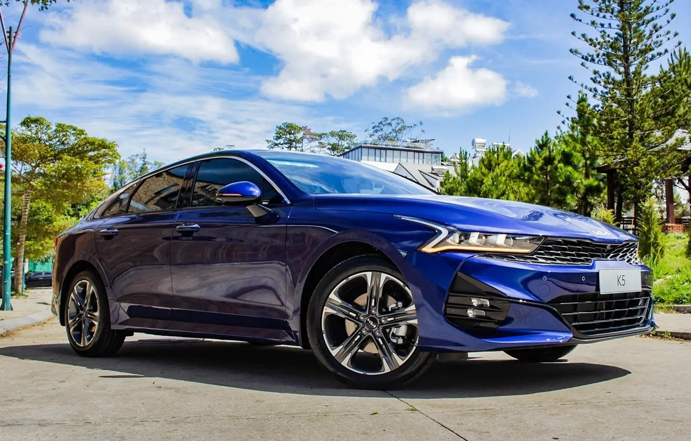 Tài chính dưới 800 triệu, nên mua KIA K5 Premium hay Mazda6 Premium cũ?