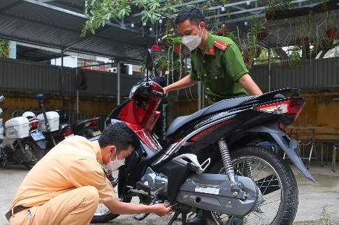 Từ 1/8, người dân được đăng ký, bấm biển số xe qua VNeID