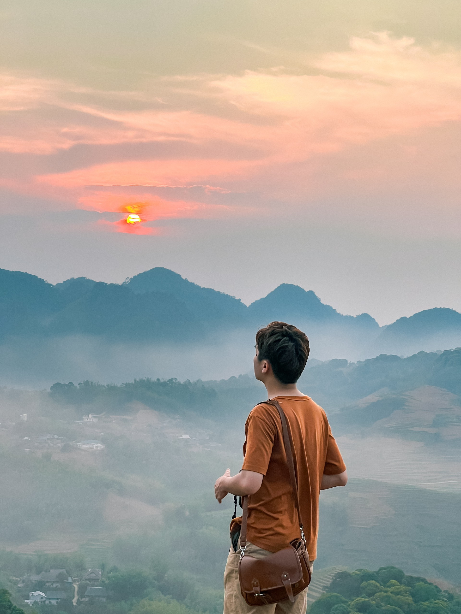 Trốn nắng nóng với địa điểm cắm trại xanh mát cực 'chữa lành' ngay gần Hà Nội hosamtang1.jpg