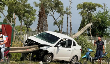 Thanh hộ lan xuyên dọc ô tô ở Hà Nam, tài xế may mắn thoát chết
