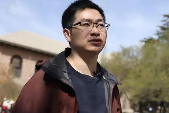 Thầy giáo 35 tuổi thi đại học lần 2 để vào trường Y