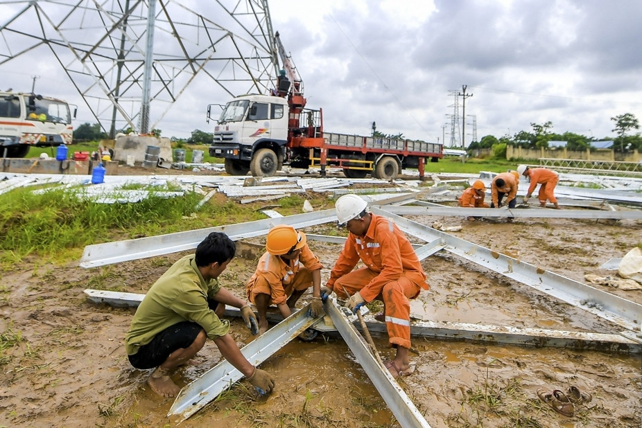 Đường dây 500kV mạch 3 kéo điện ra Bắc: Hơn 15.000 người thi công, tiến độ 'không tưởng'