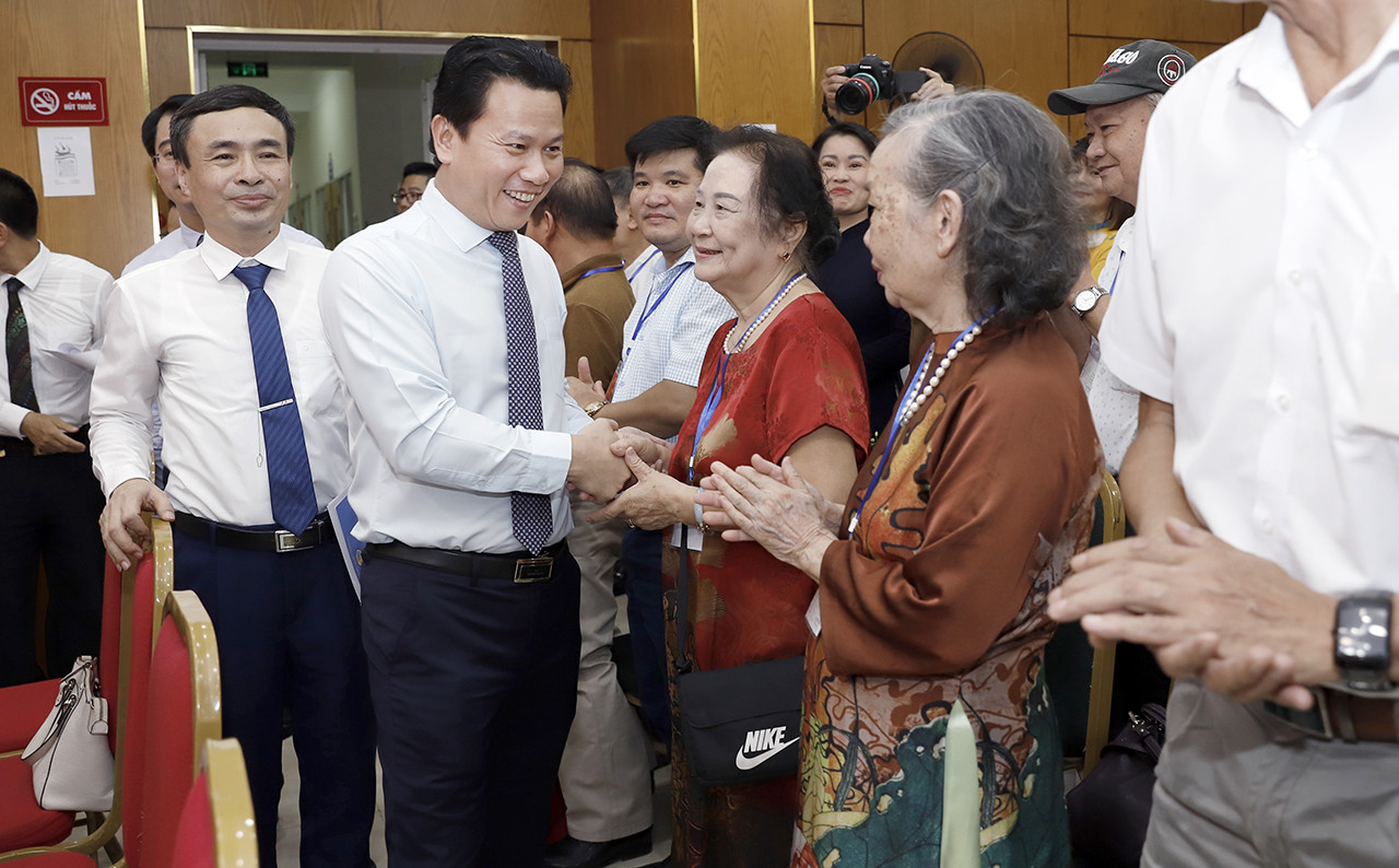 Small_20240709_Bộ trưởng thăm 30 năm TL Viện BD_1.jpg