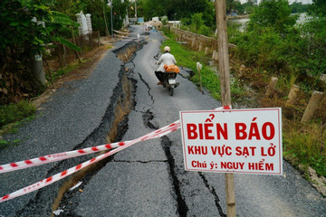 Ứng phó sạt lở bờ sông, ven biển tại Tây Nam Bộ