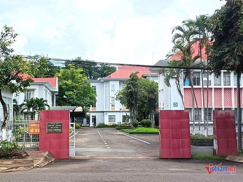 W-Bị khởi tố vẫn làm lãnh đạo 1.jpg