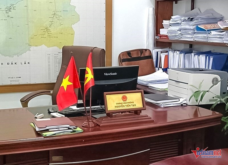 W-Bị khởi tố vẫn làm lãnh đạo 2.jpg