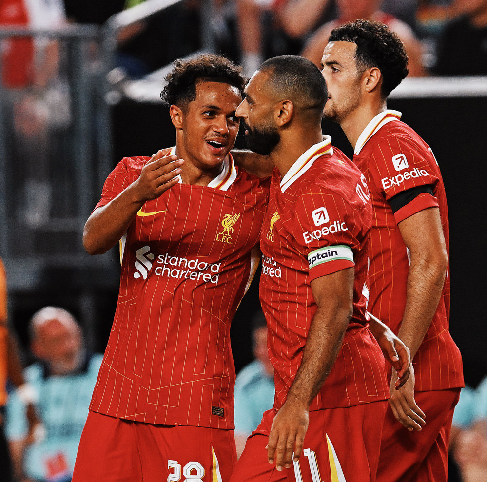 Salah bừng sáng, Liverpool hạ gục Arsenal GT3Duc8WQAAoMvt.jpg