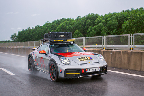 Porsche 911 Dakar giá 16 tỷ của đại gia Hải Phòng lăn bánh 50.000 km sau 1 năm