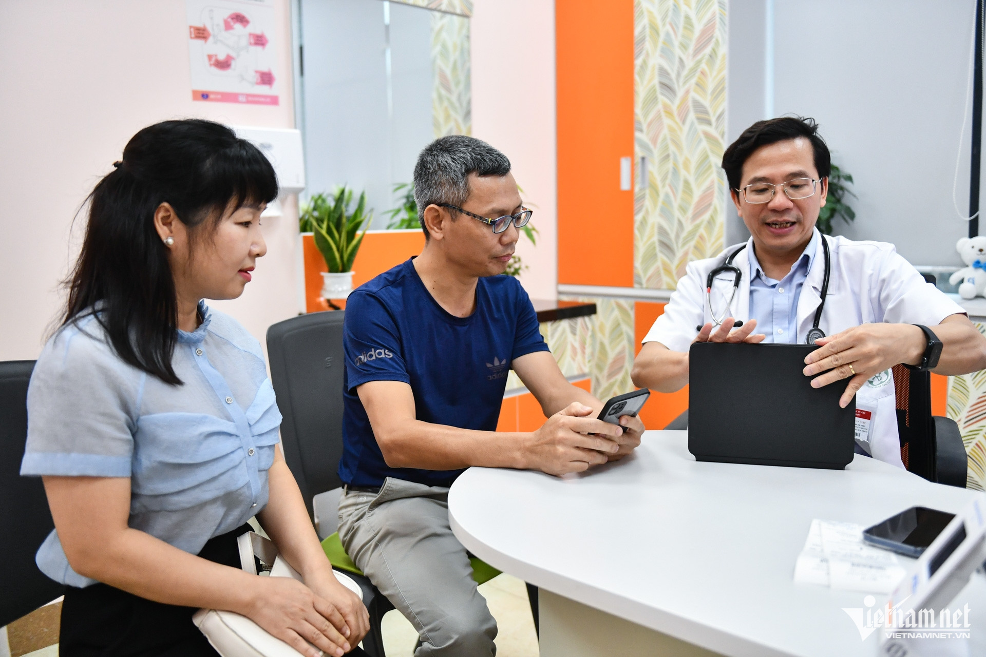 W-Bạch Mai khám ngoài giờ (11).jpg