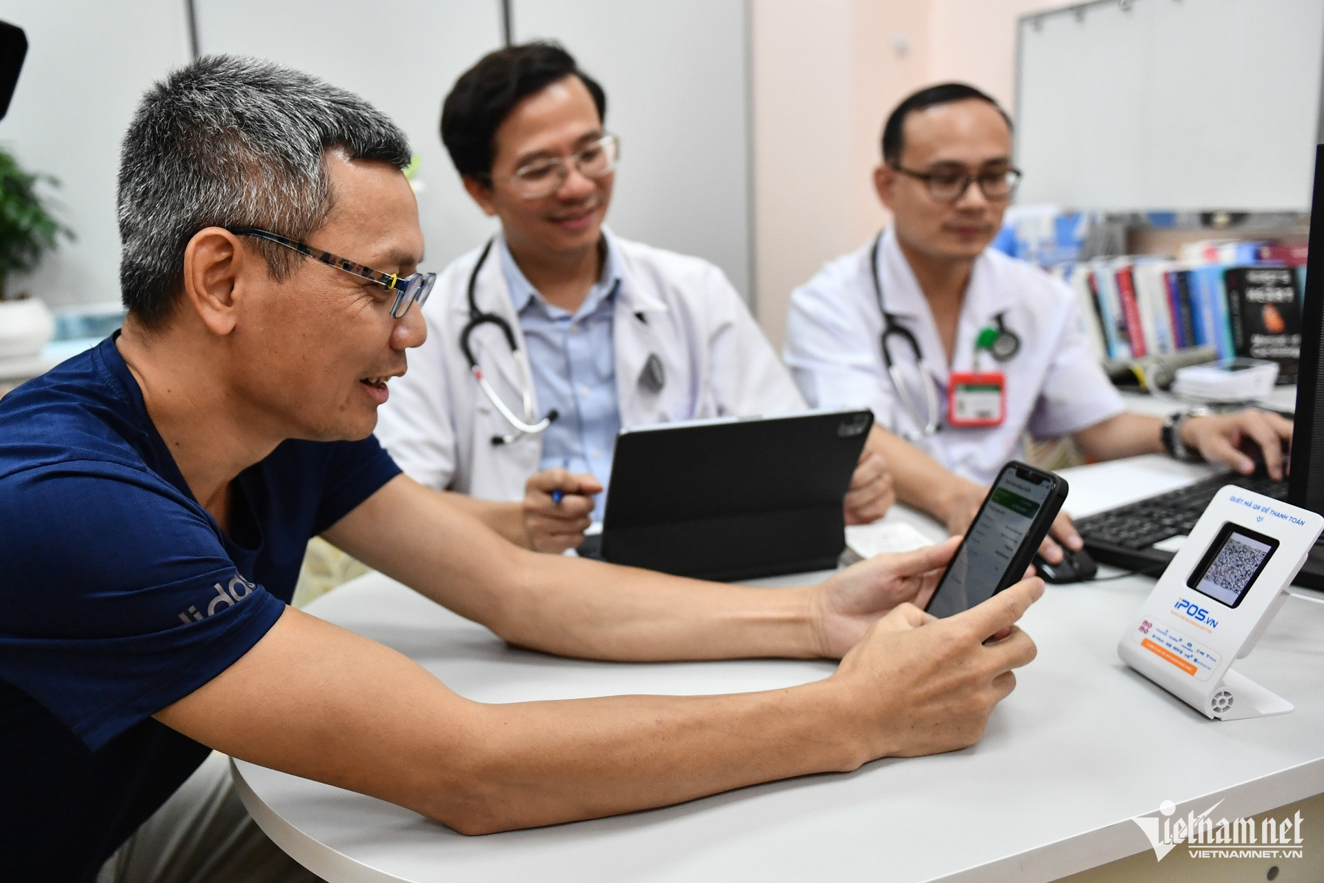 W-Bạch Mai khám ngoài giờ (14).jpg