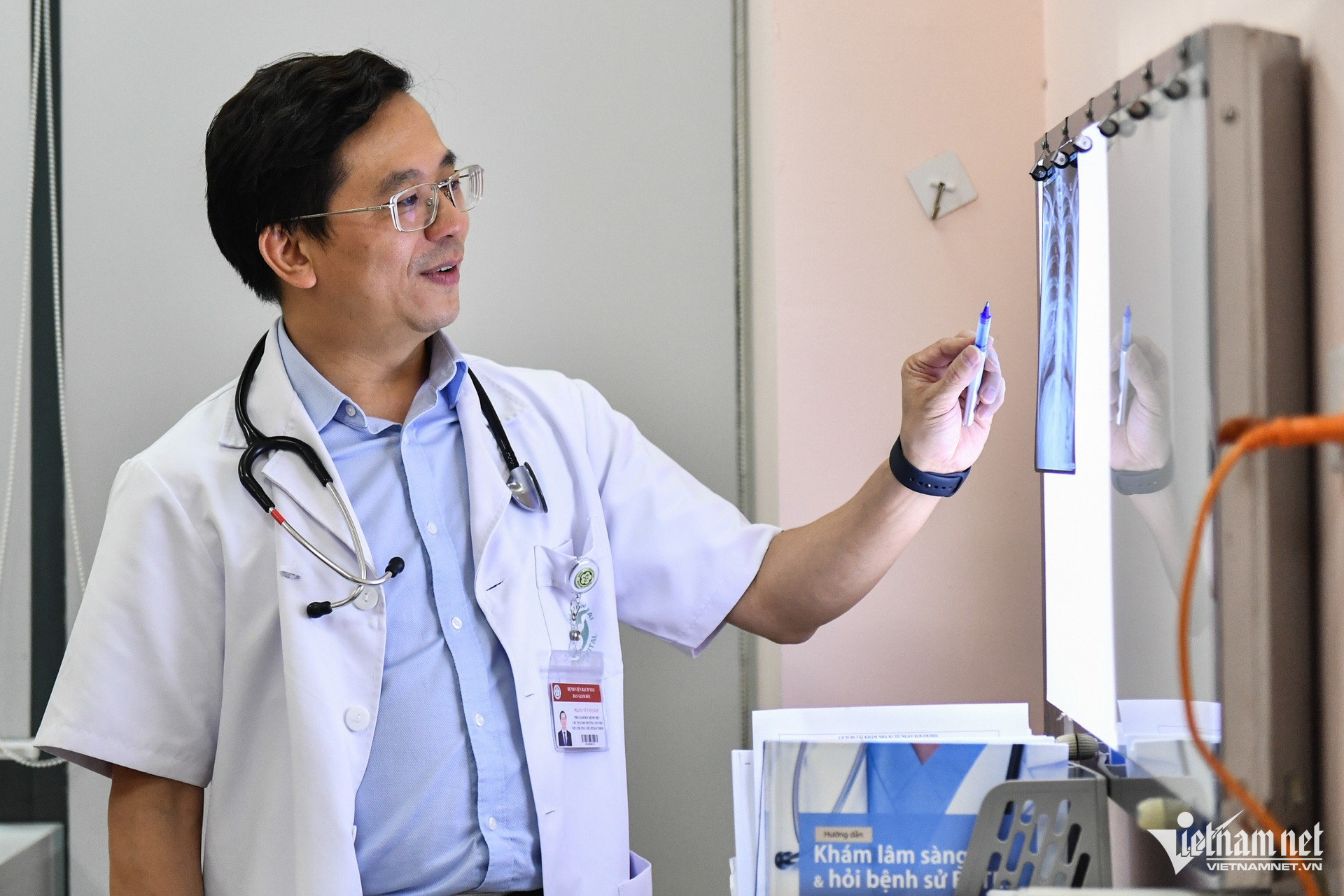 W-Bạch Mai khám ngoài giờ (5).jpg