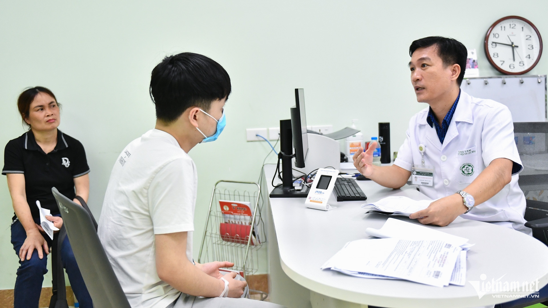 W-Bạch Mai khám ngoài giờ (9).jpg