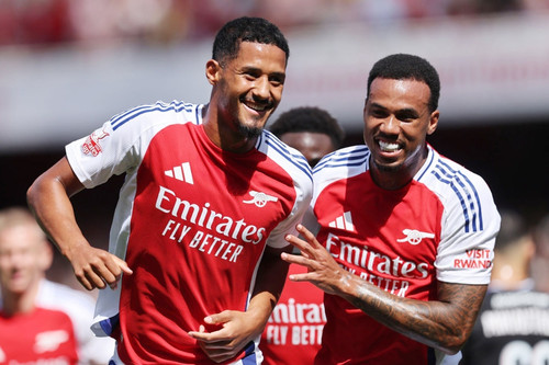 Arsenal đoạt Emirates Cup sau trận thắng Lyon