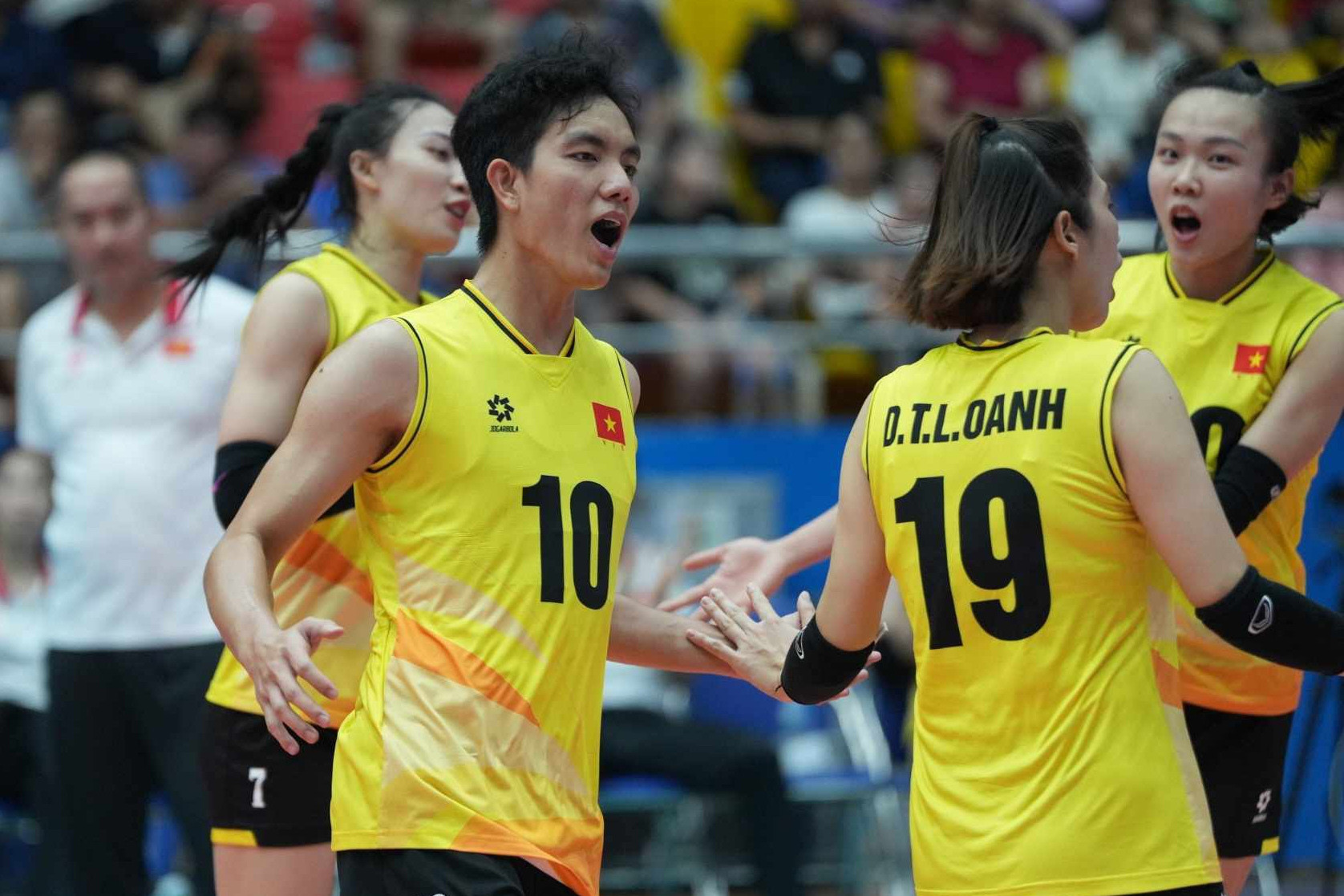 Tuyển bóng chuyền nữ Việt Nam lại thua Thái Lan ở SEA V-League