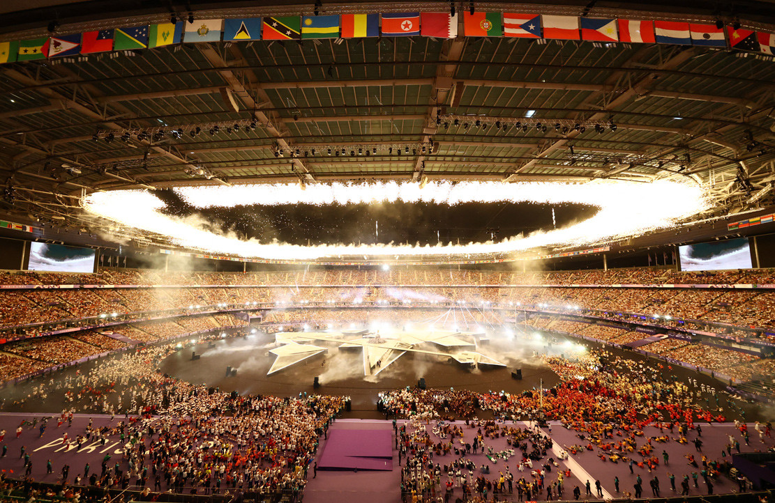 Bế mạc Olympic Paris, chào Los Angeles 2028 2024 08 11T204218Z_1417880730_UP1EK8B1LIG9J_RTRMADP_3_OLYMPICS 2024 CEREMONIES.JPG