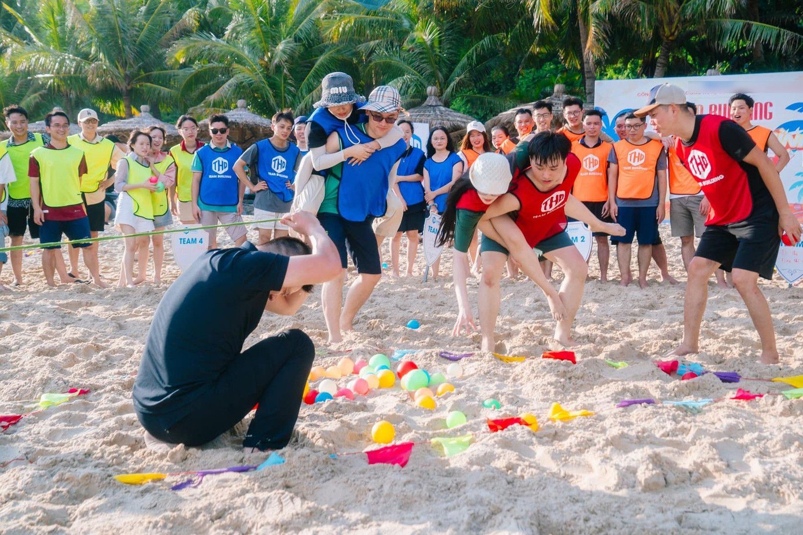 Không dám đi du lịch, mất đoàn kết nội bộ vì 'ám ảnh' hoạt động teambuilding