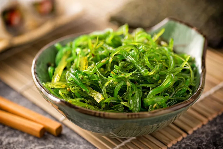 Loại rau bị 'ghẻ lạnh' nhưng giàu canxi ngang sữa rong bien 1a.jpg