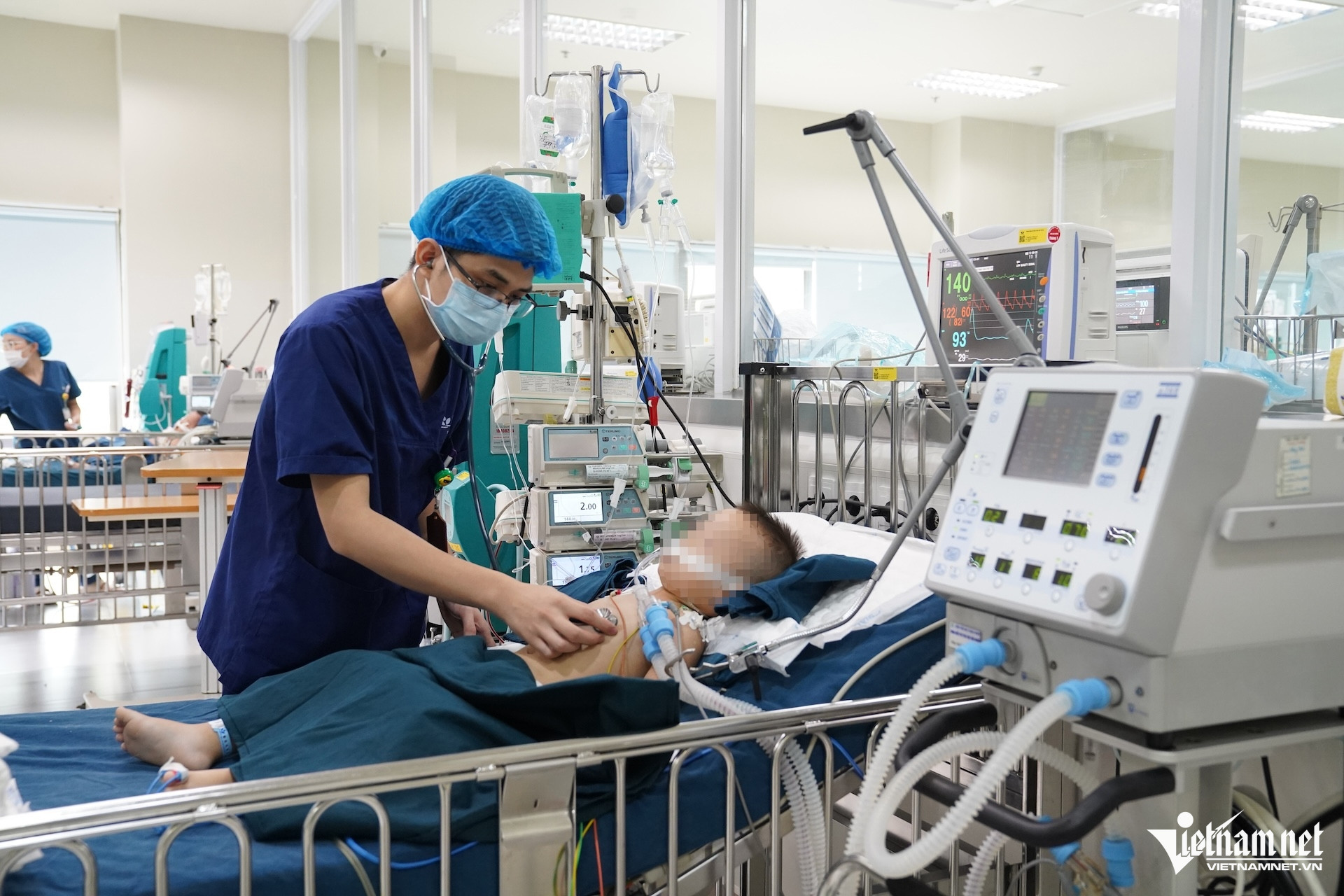 W-duoi nuoc cap cuu benh vien nhi.jpg