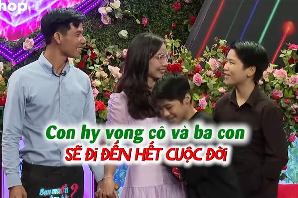 Xúc động bố đơn thân đưa 2 con đến show hẹn hò 'tìm mẹ’