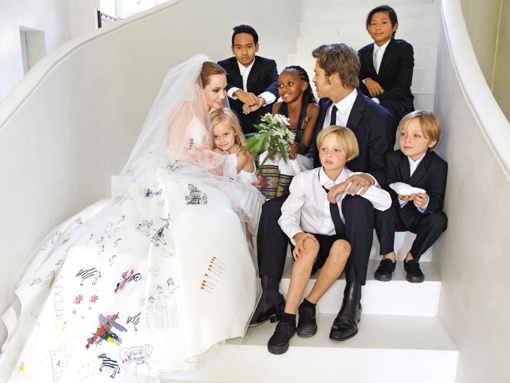 angelina jolie_YIPS.jpg