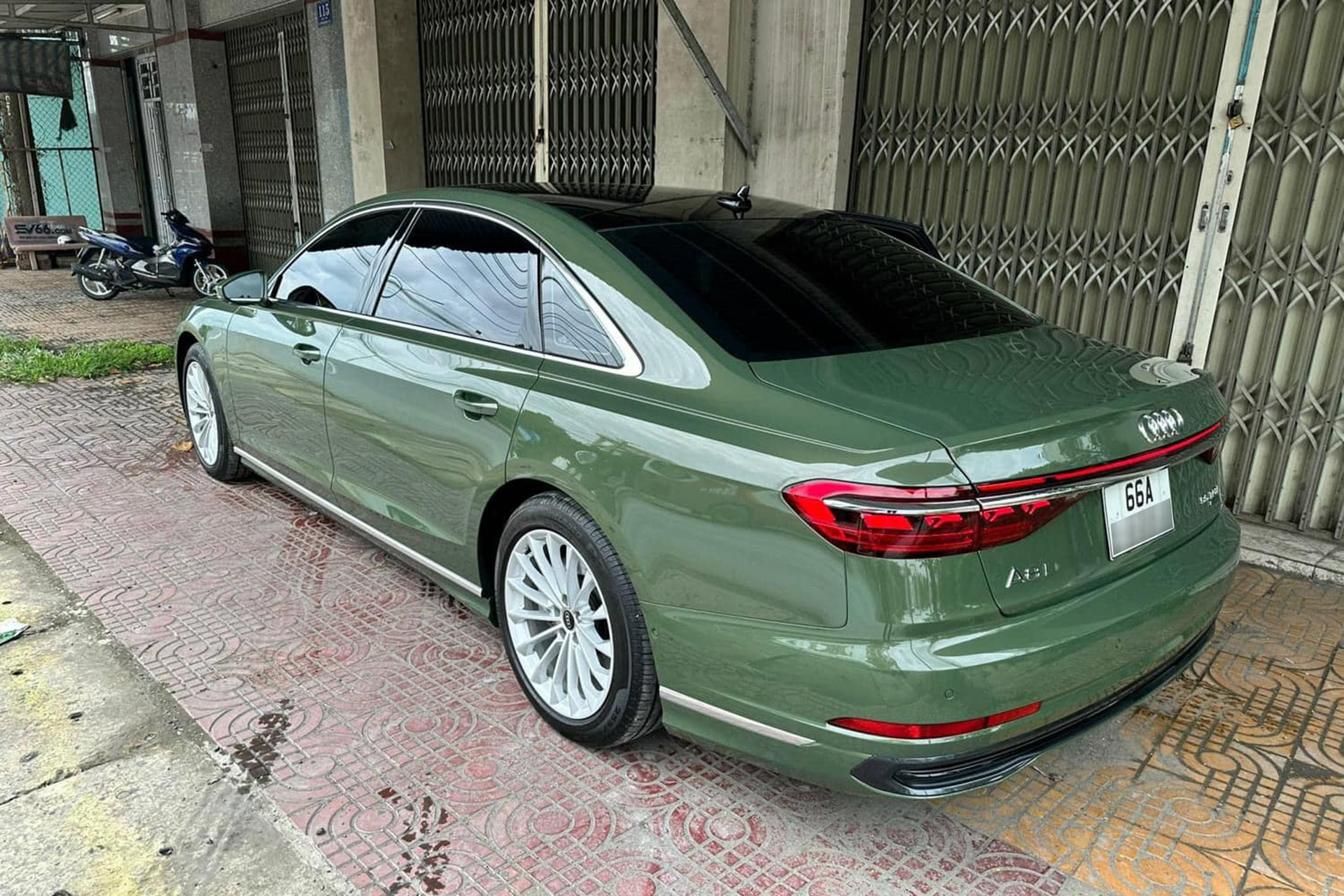 audi a8l 2.jpg