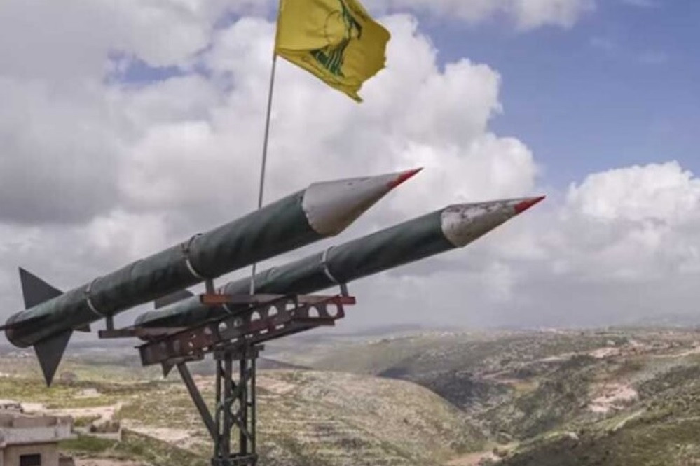 Hezbollah bắn tên lửa vào miền bắc Israel, Mỹ phá hủy 2 tàu Houthi ở Biển Đỏ