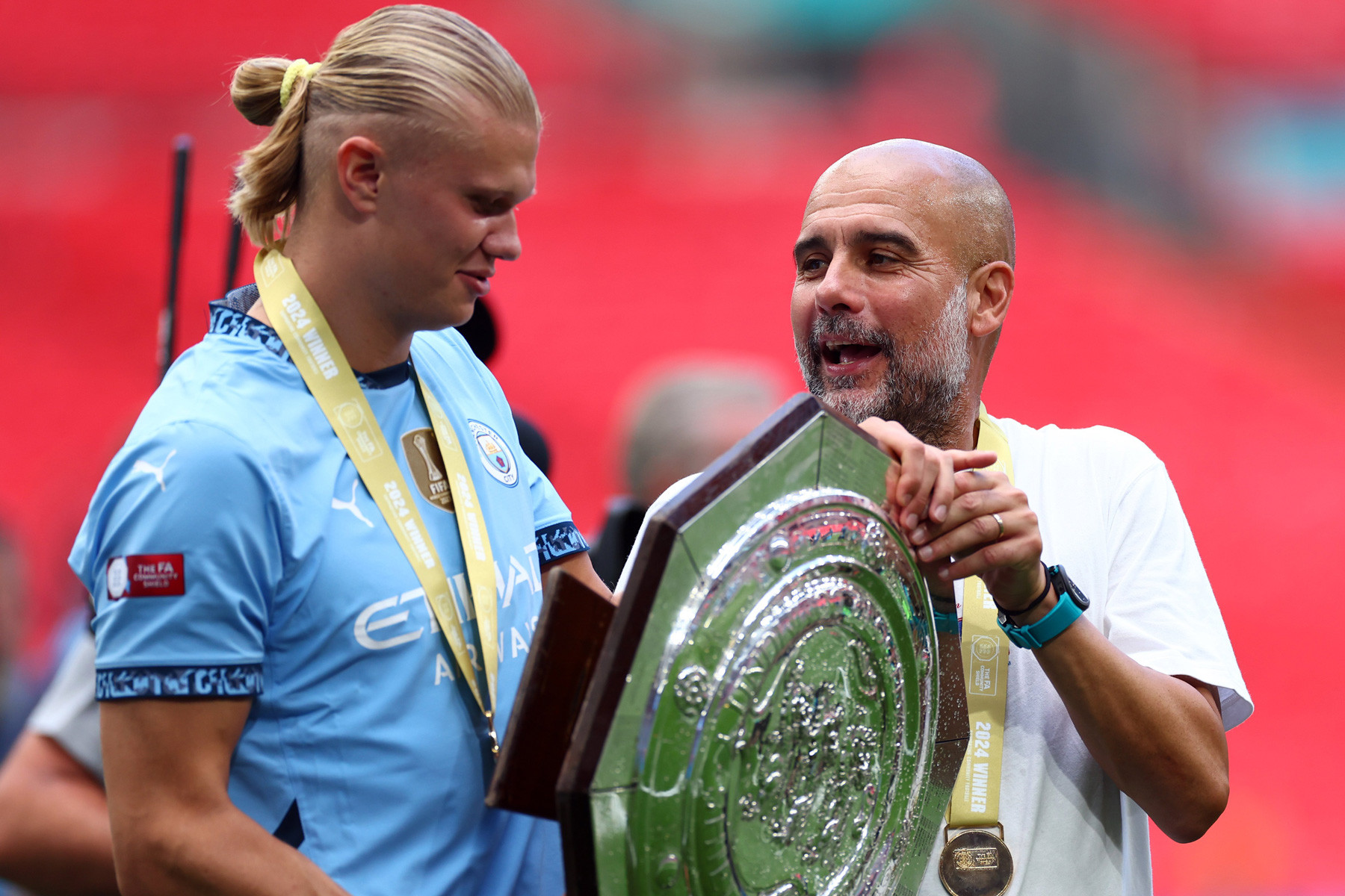 Pep Guardiola Haaland Sieu Cup Anh.jpg