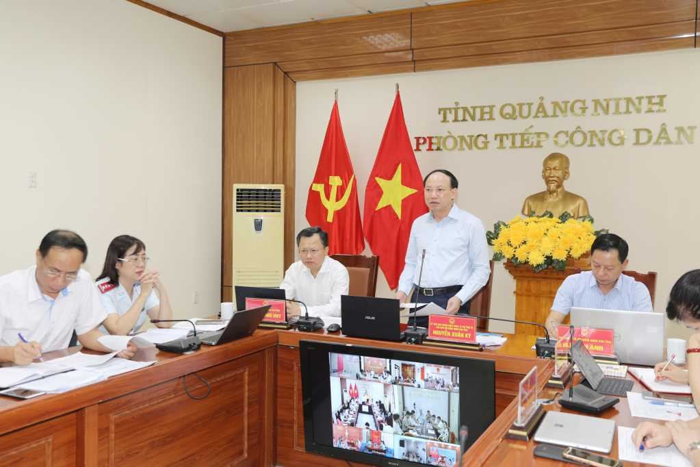 bài 1 lãnh đạo tiếp công dân định kỳ tháng 5.jpg