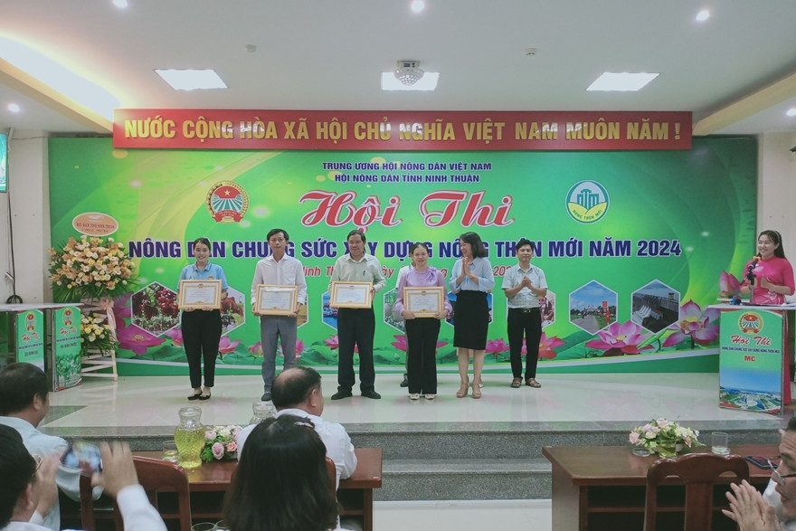 Hội viên nông dân Ninh Thuận chung sức xây dựng nông thôn mới