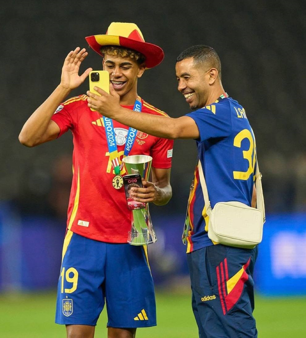 Lamine Yamal cha 2.jpg