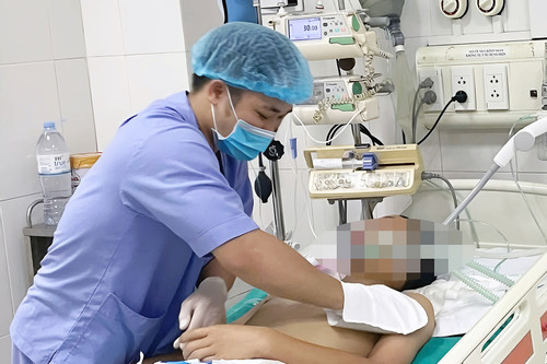 Nam sinh đi cấp cứu vì tai nạn không ngờ khi đang ngủ