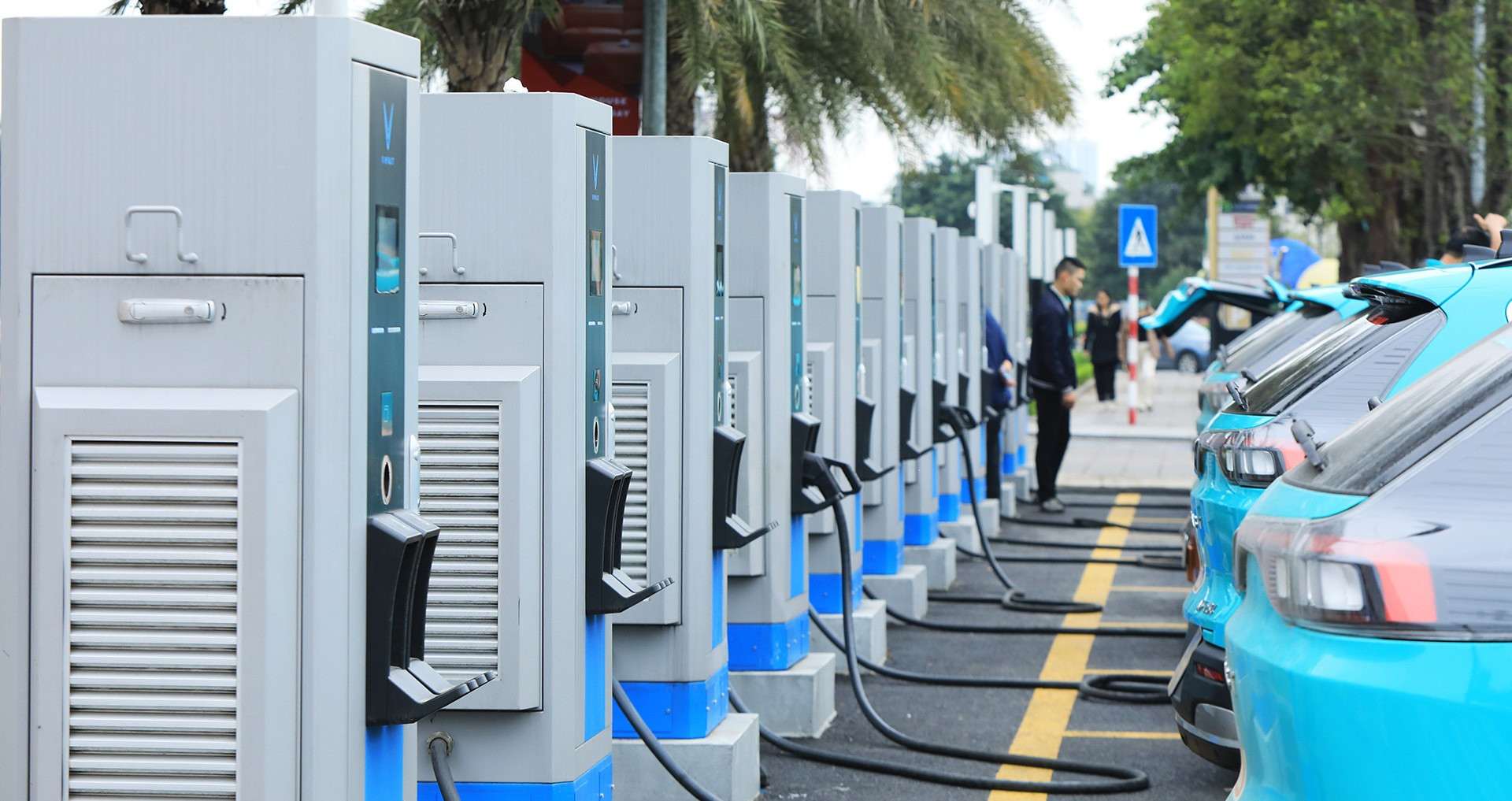 tram sac Vinfast.jpeg