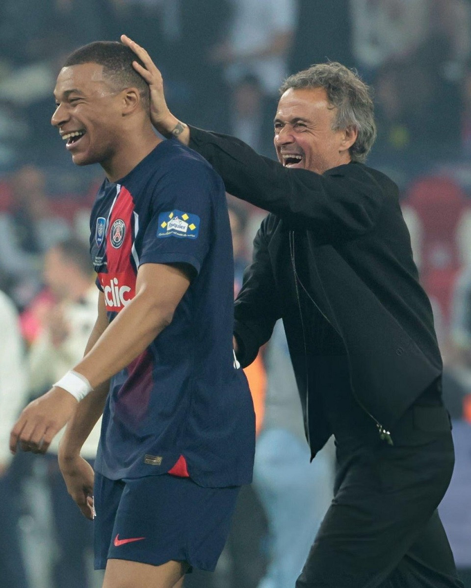 Mbappe Luis Enrique.jpg