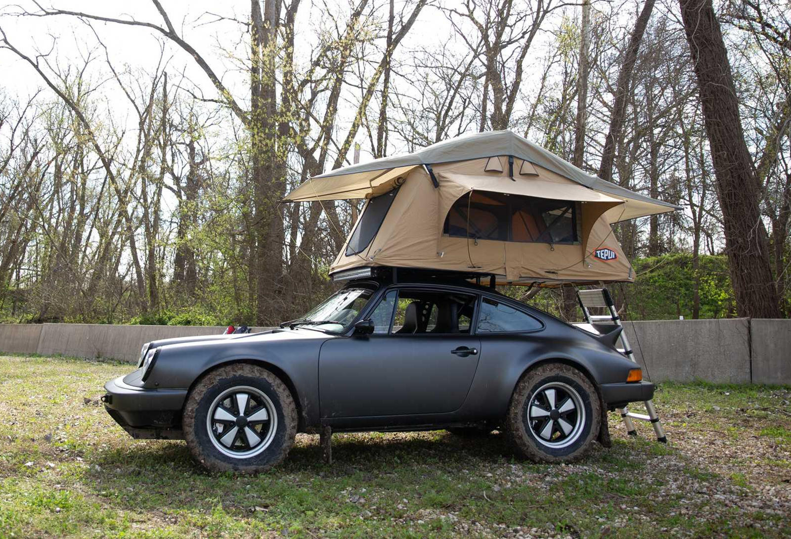 Chiếc xe được độ để đi dã ngoại, hành trình dài ngày