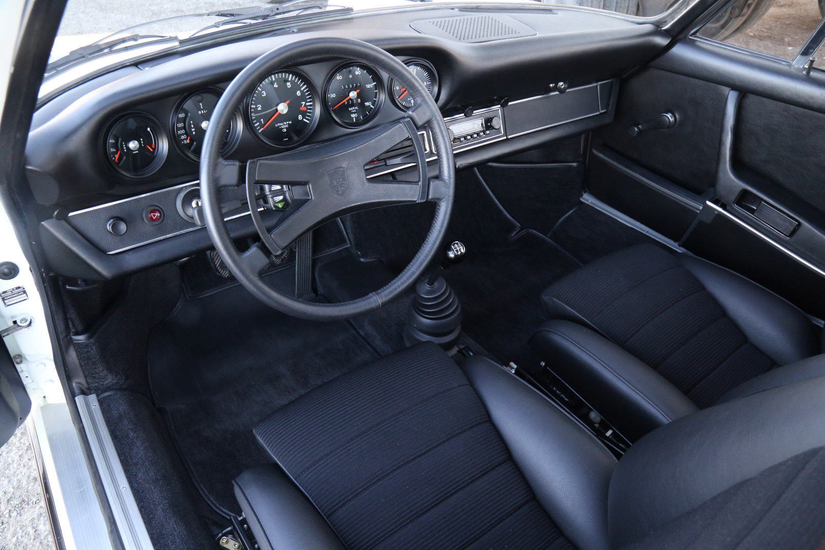 Thiết kế cabin xe Porsche 911 Carrera RS 2.7 1973