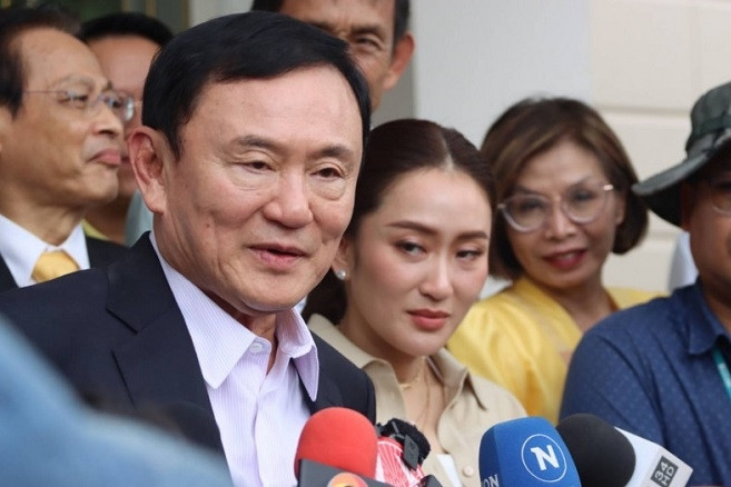 Cựu Thủ tướng Thái Lan Thaksin bất ngờ được ân xá, kết thúc án tù 1 năm