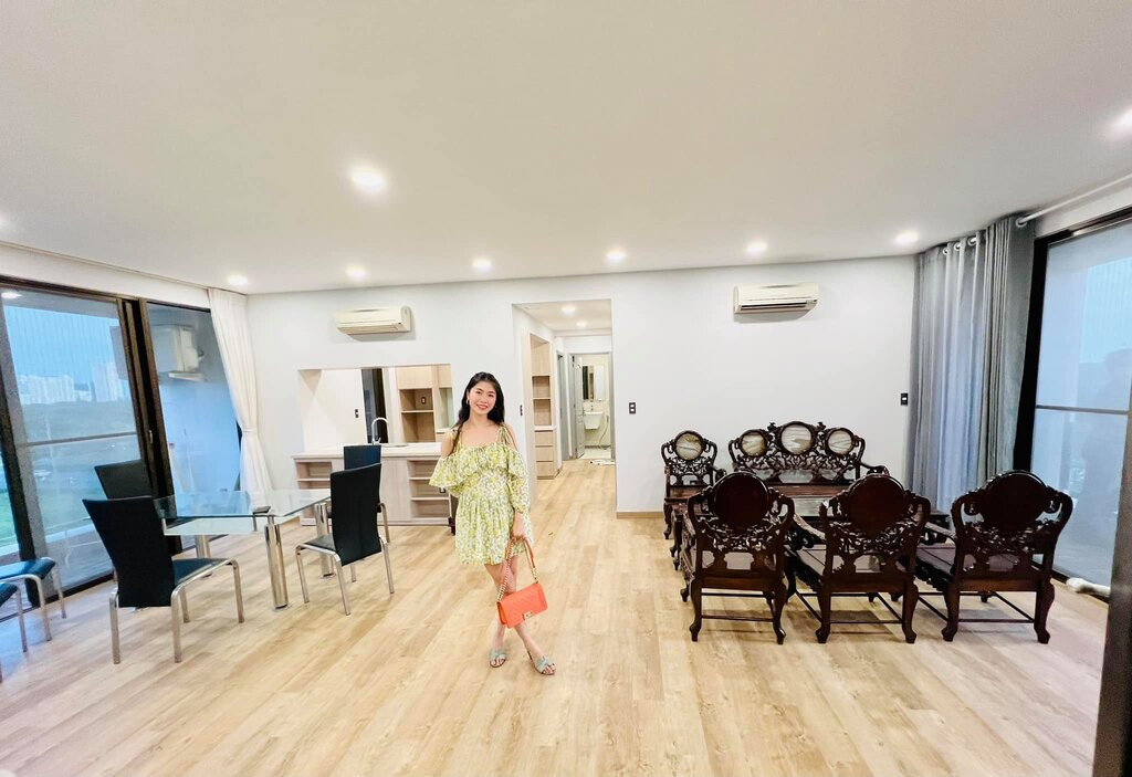 dang khoi mua can ho 160m2 mung sinh nhat vo 2.jpeg