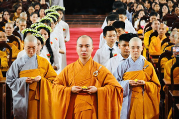 Hàng nghìn Tăng Ni, Phật tử cùng nhau hướng về ngày lễ Vu Lan báo hiếu