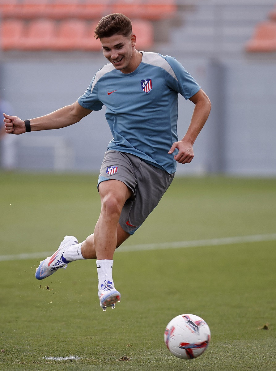 Julian Alvarez 1.jpg