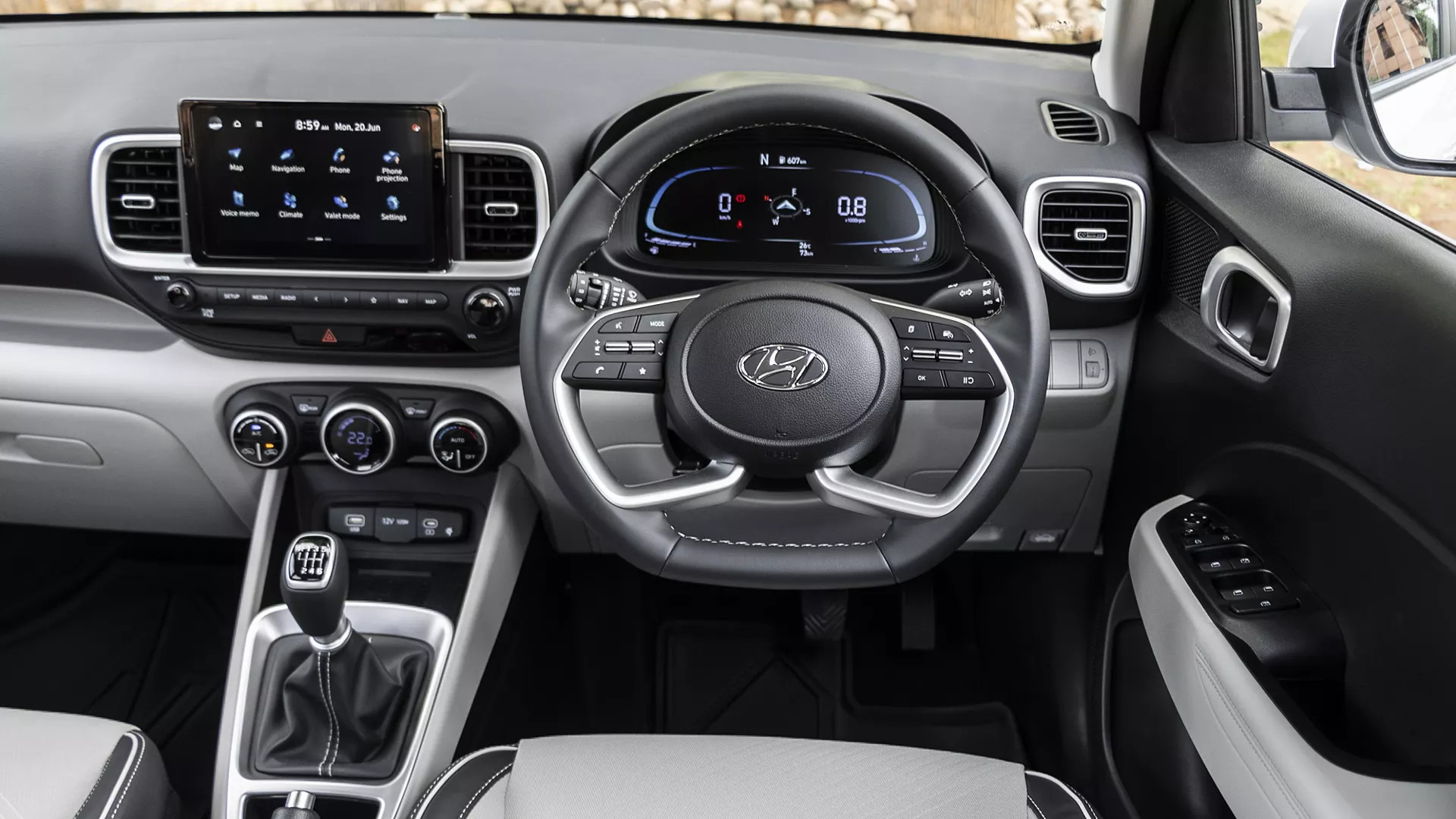 venue interior steering wheel 2.webp