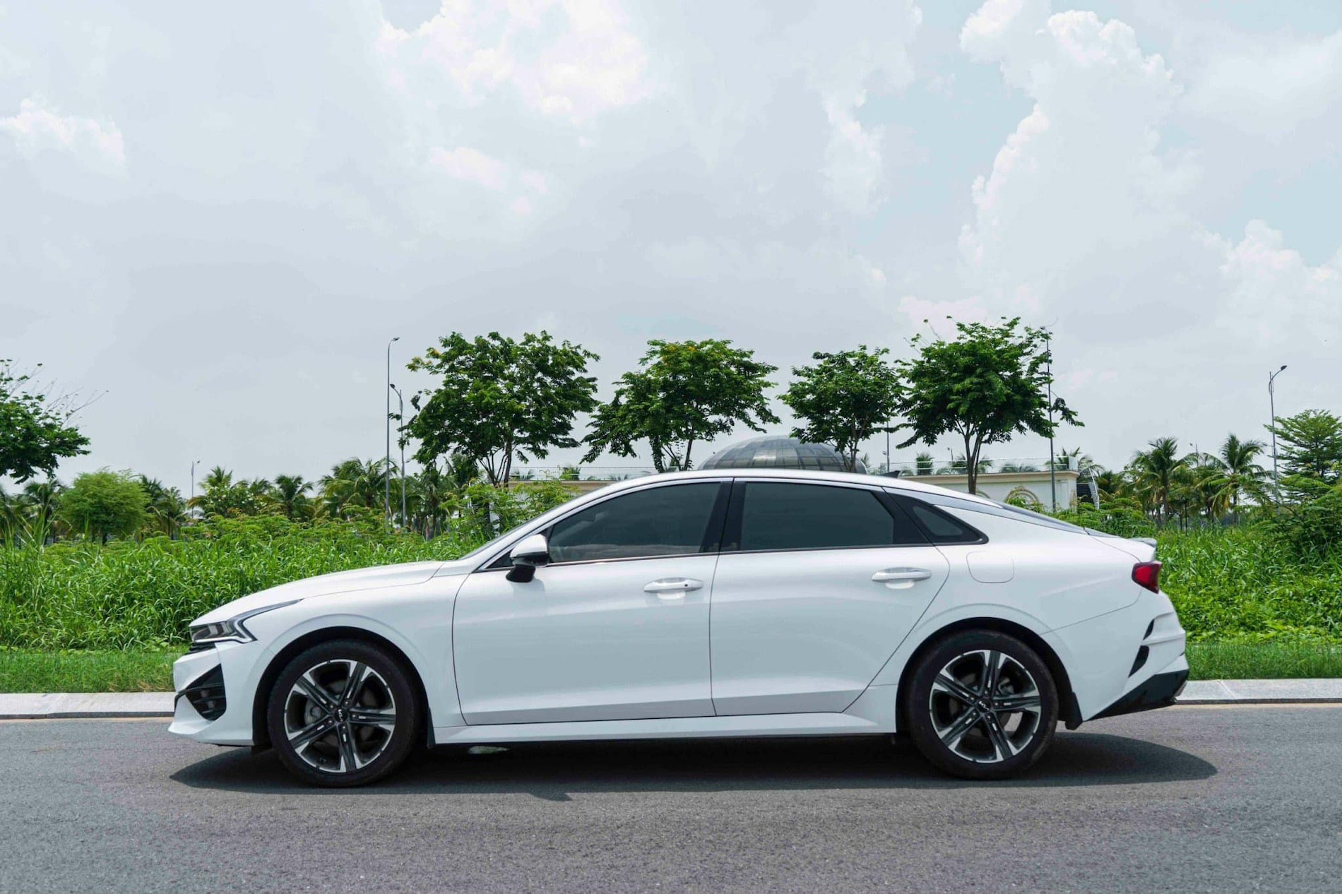 kia k5 premium 1.jpg