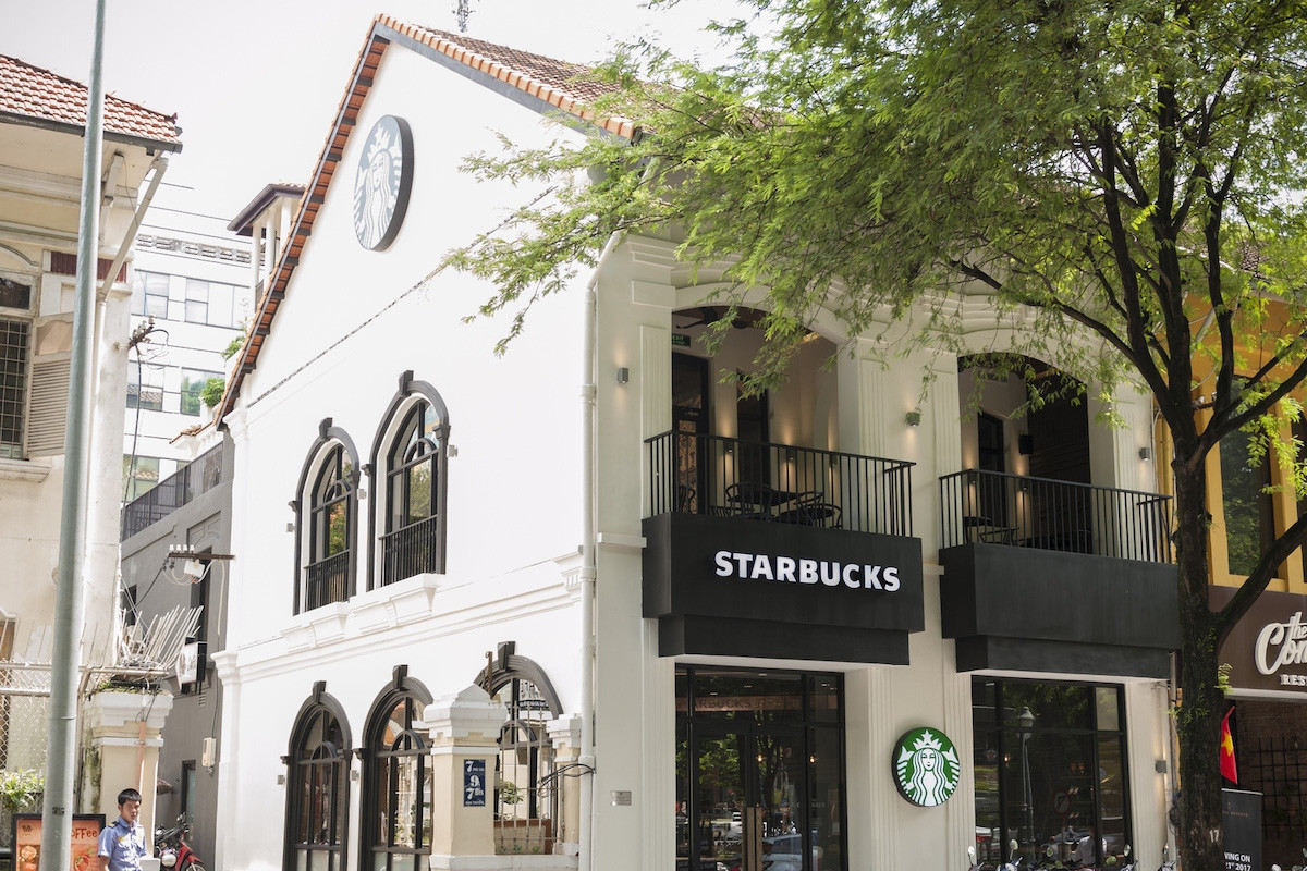 Lý do Starbucks đóng cửa quán cà phê đắc địa nhất TPHCM