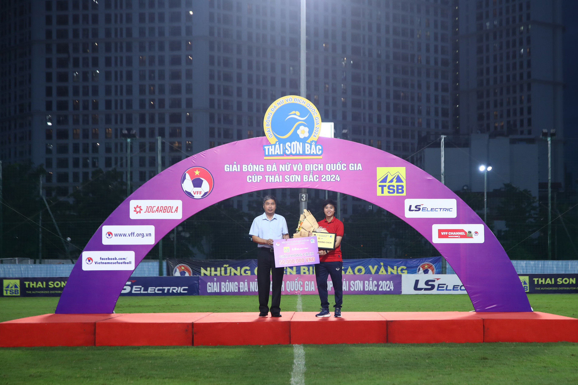 giai phong cach nu.jpg