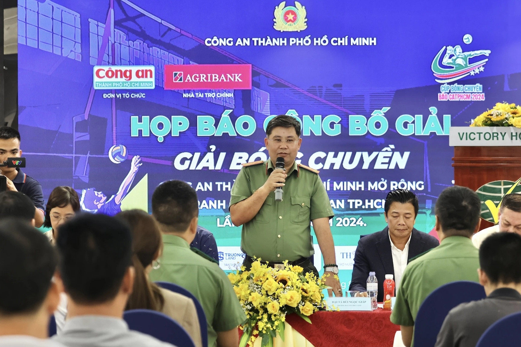 Miễn phí vé ở giải bóng chuyền công an TPHCM mở rộng