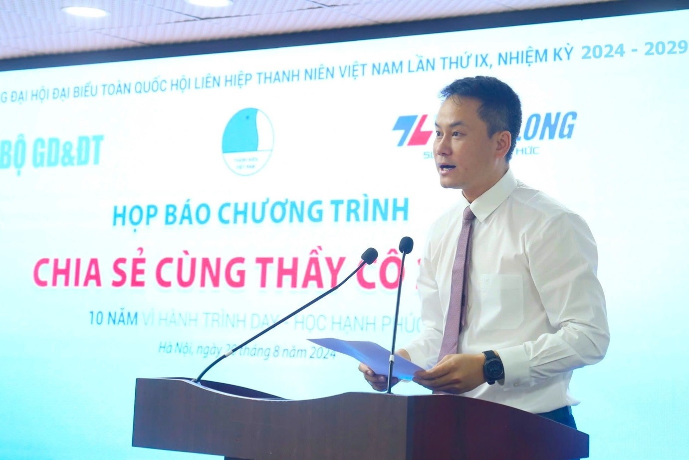 60 cá nhân sẽ được chọn tuyên dương tại chương trình “Chia sẻ cùng thầy cô” 2024