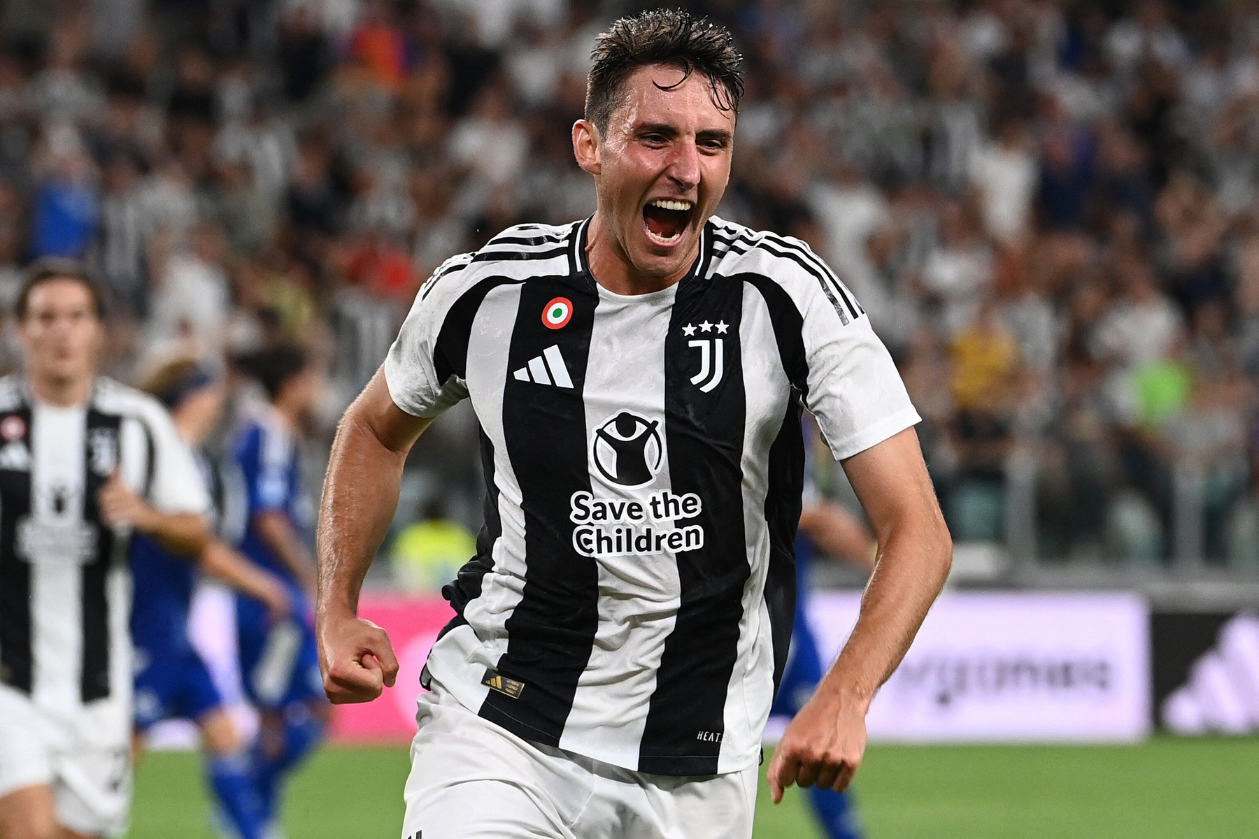 Juventus thắng đậm đội bóng của Fabregas ở vòng 1 Serie A Cambiaso Juventus Como.jpg