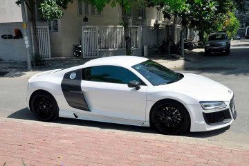 Đi 17 năm, “xe chơi” Audi R8 độ độc của đại gia Sài Gòn bán giá rẻ bất ngờ