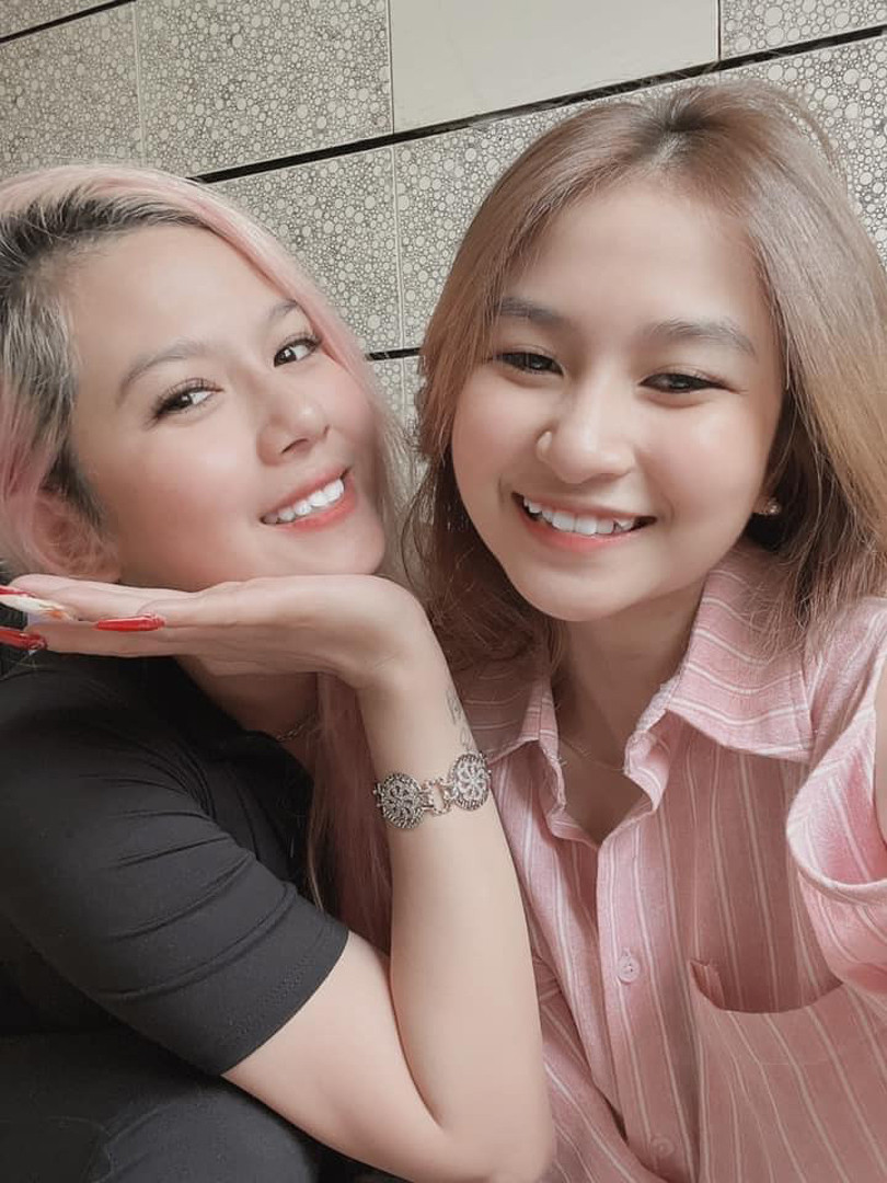 hai chị em 2.jpg