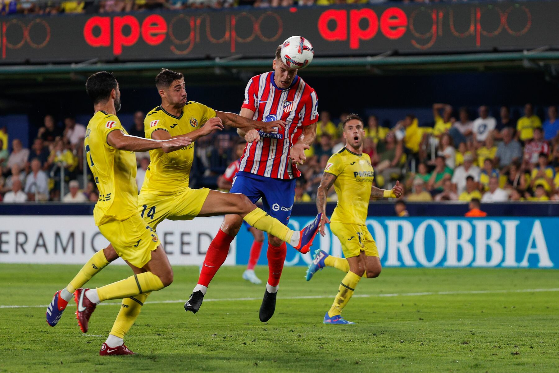 Julian Alvarez ra mắt, Atletico hòa nghẹt thở Villarreal Sorloth Villarreal Atletico.jpg